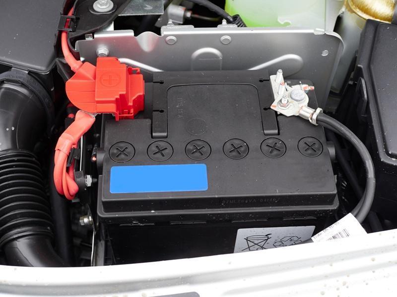 symptoms of bad car battery connector